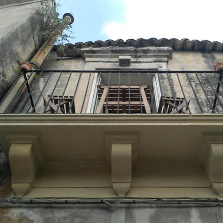 مبيت وإفطار موديكا Casa Catale المظهر الخارجي الصورة