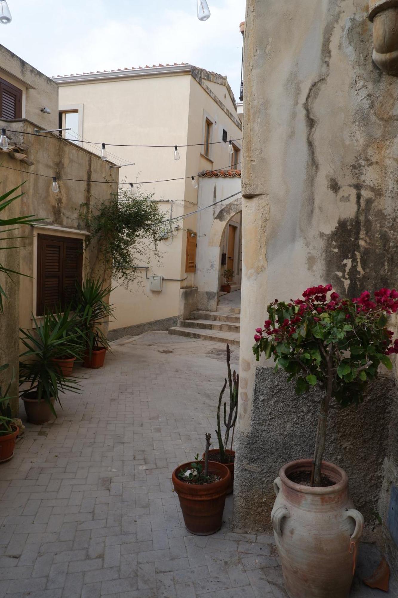 مبيت وإفطار موديكا Casa Catale المظهر الخارجي الصورة